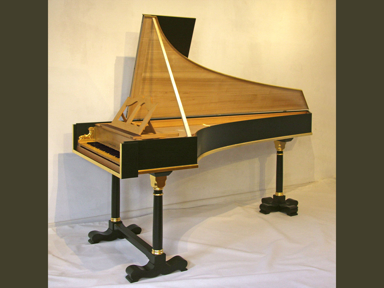 Italian Baroque Harpsichord 07