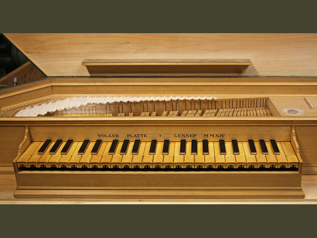 Italien Clavichord 02-04